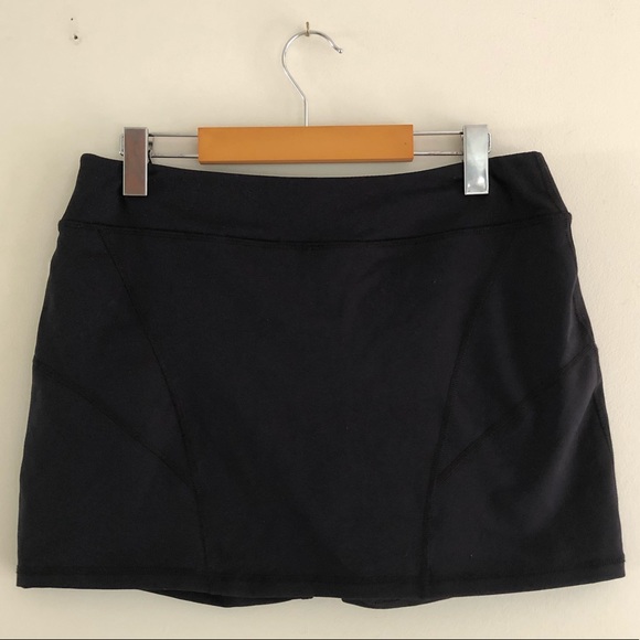 🧘🏻♀️ Lotus Activa Black Athletic Skort - Picture 3 of 11